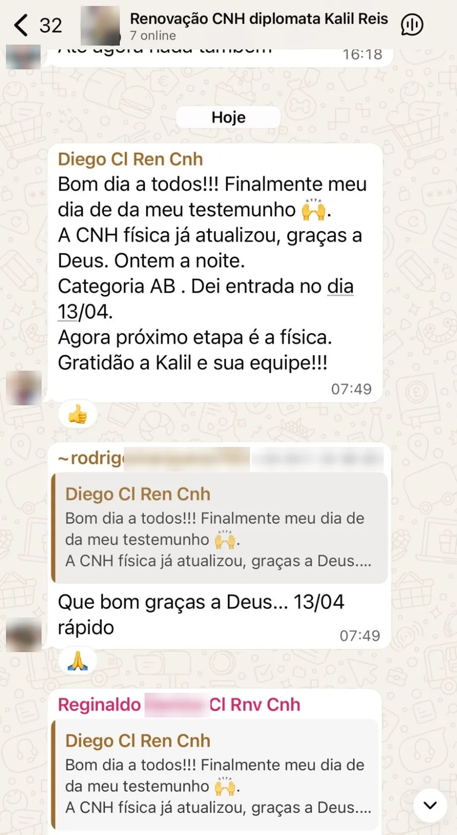 Print do WhatsApp: cliente conta que a CNH já foi atualizada, categoria AB